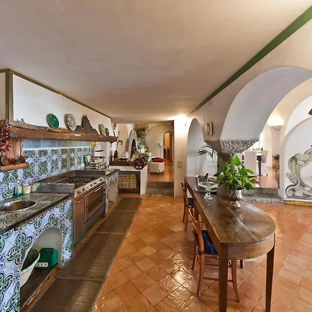 Sleeps 8 Pool Air Con Villa Praiano