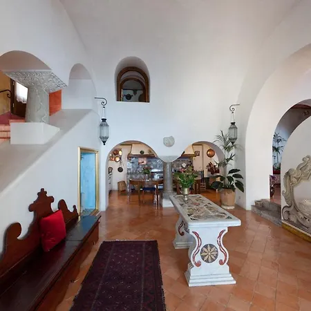 Villa Sleeps 8 Pool Air Con
