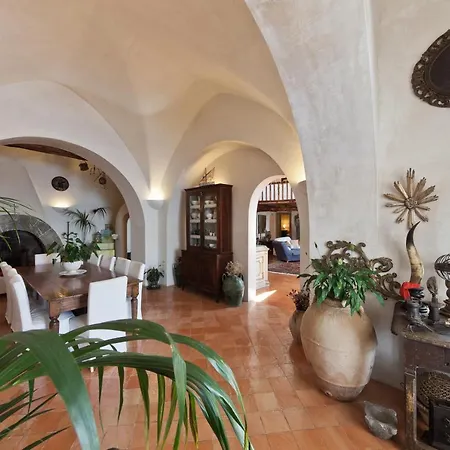 Sleeps 8 Pool Air Con *