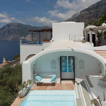Sleeps 8 Pool Air Con Villa