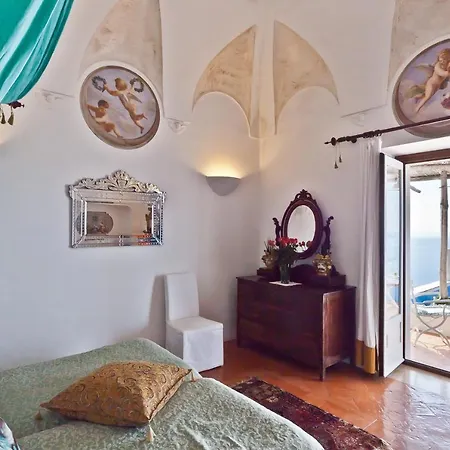 Villa Sleeps 8 Pool Air Con